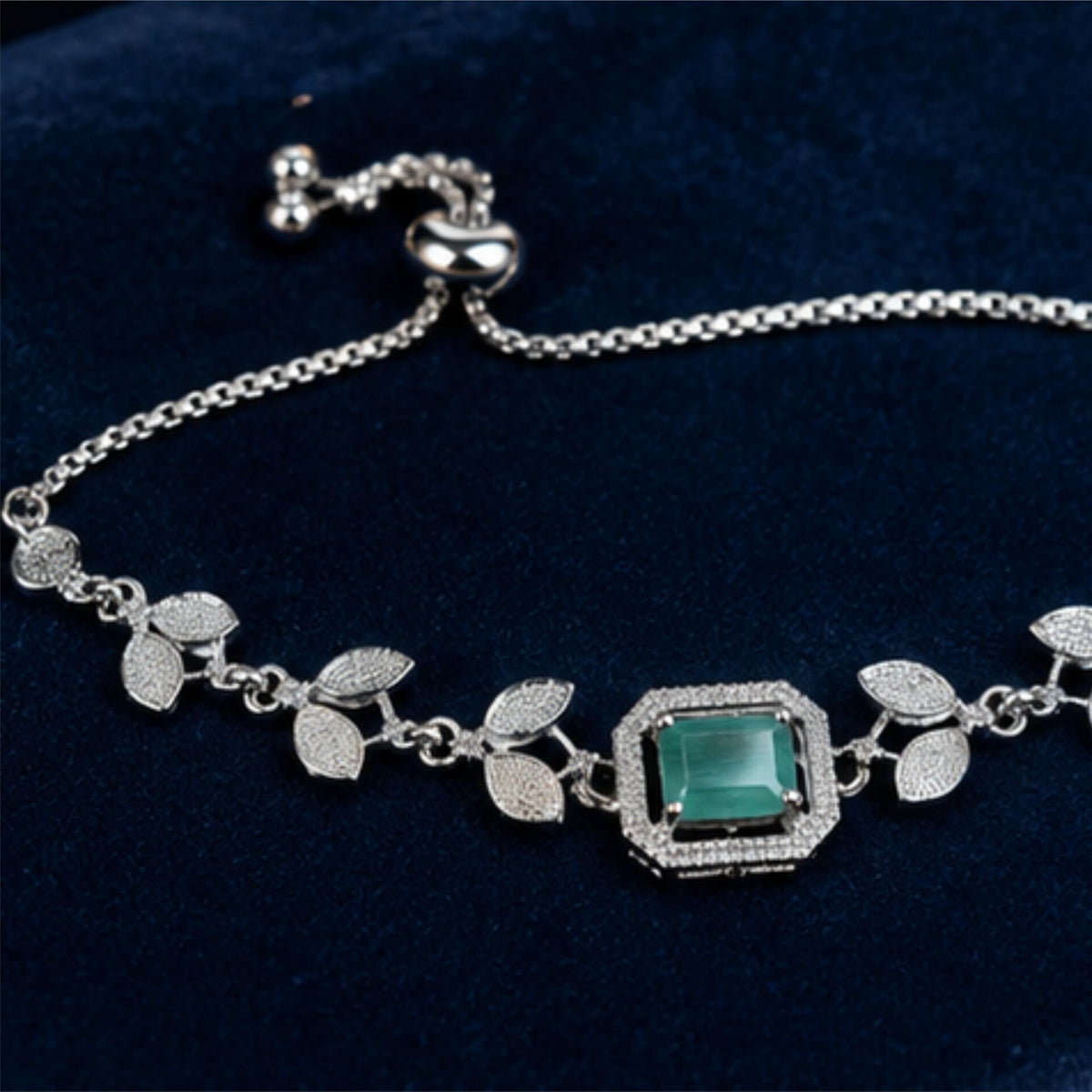 Sovar Emerald Green Stone Adjustable Jewelry Set