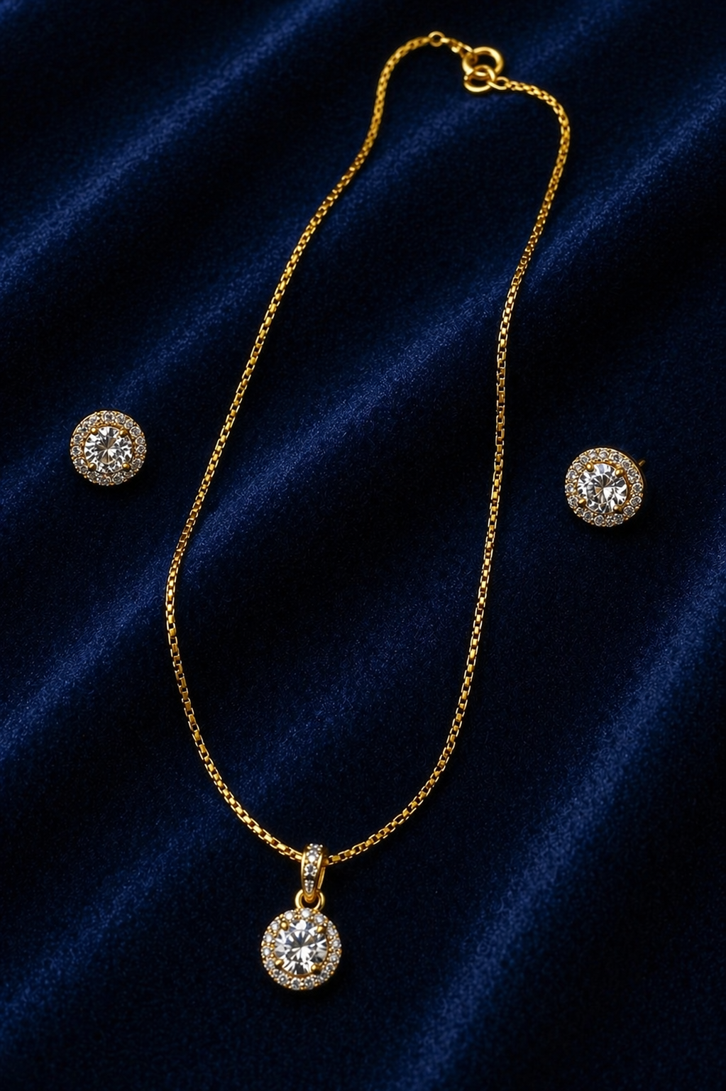 Luxe Halo Diamond Inspired Pendant Set