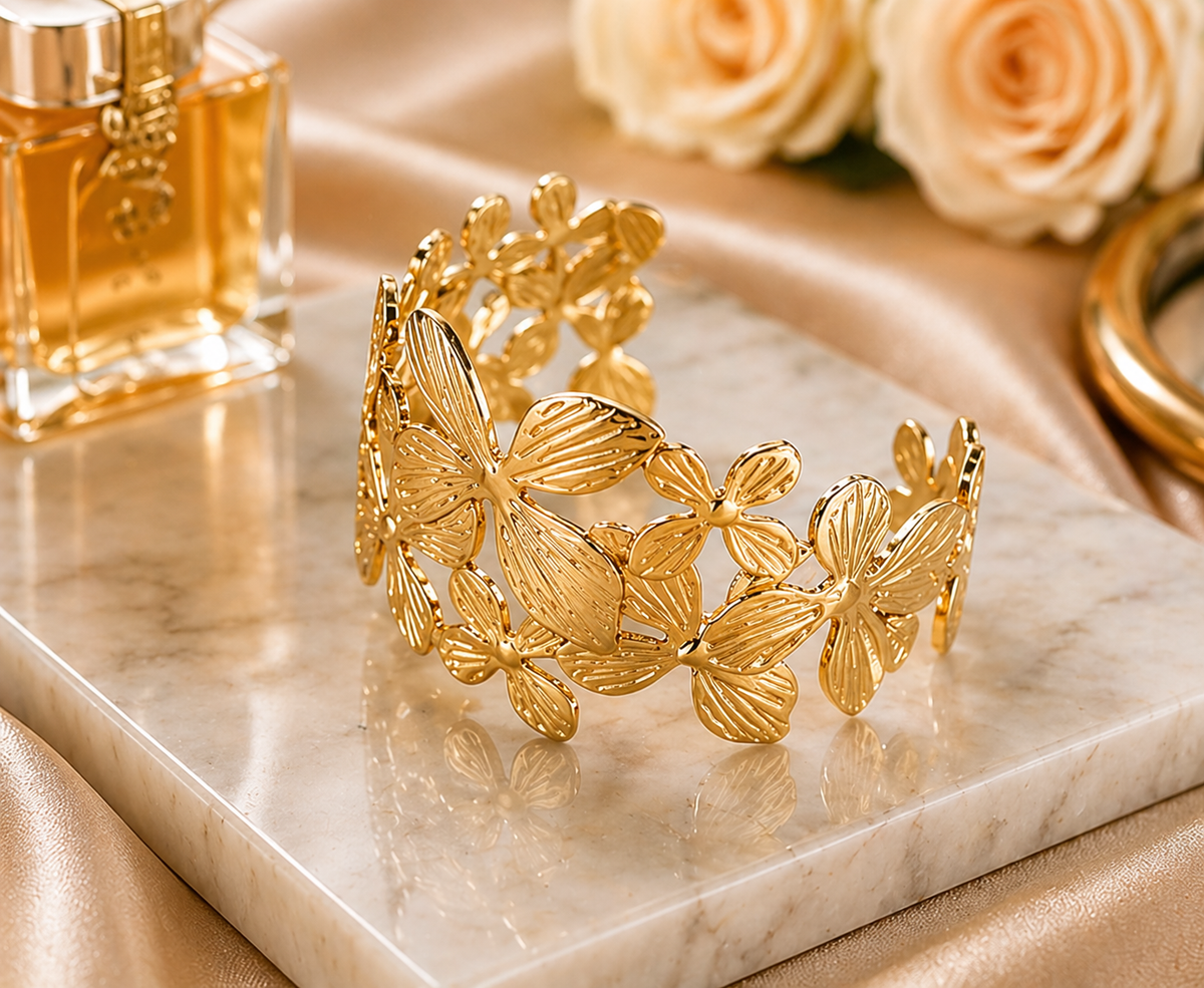 Elegant Leaf Design Cuff Bracelet