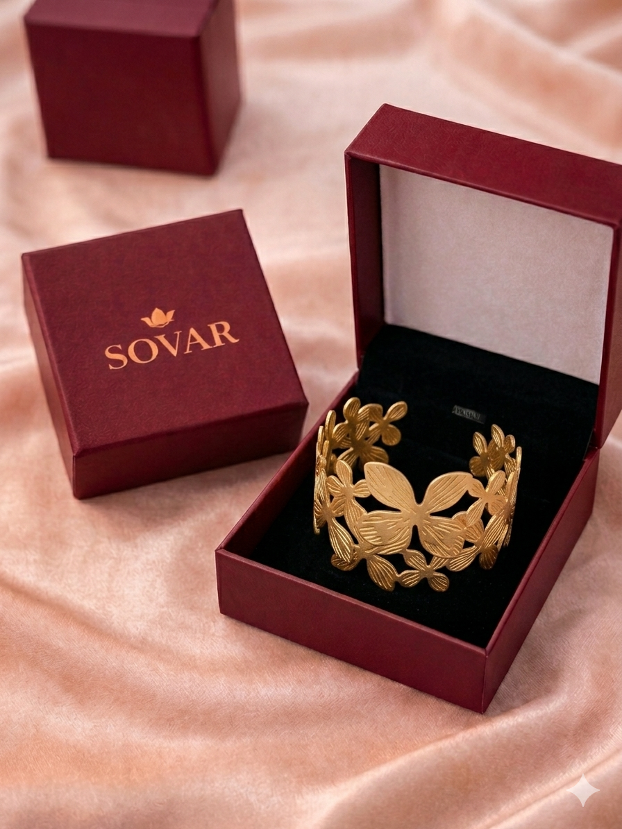 Elegant Leaf Design Cuff Bracelet