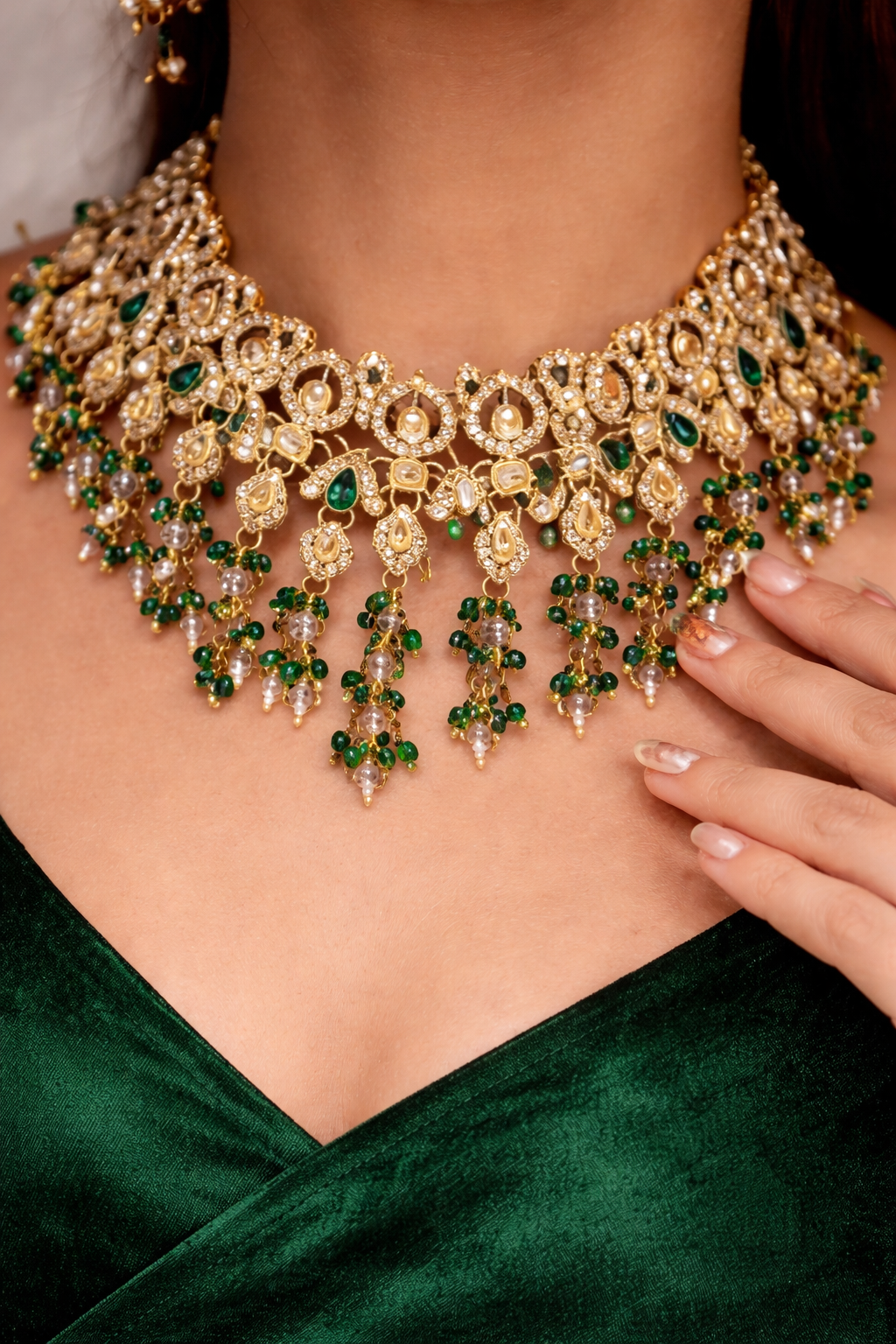 Kundan Green Stone Necklace Set with Earrings, Maang Tika and Paasa